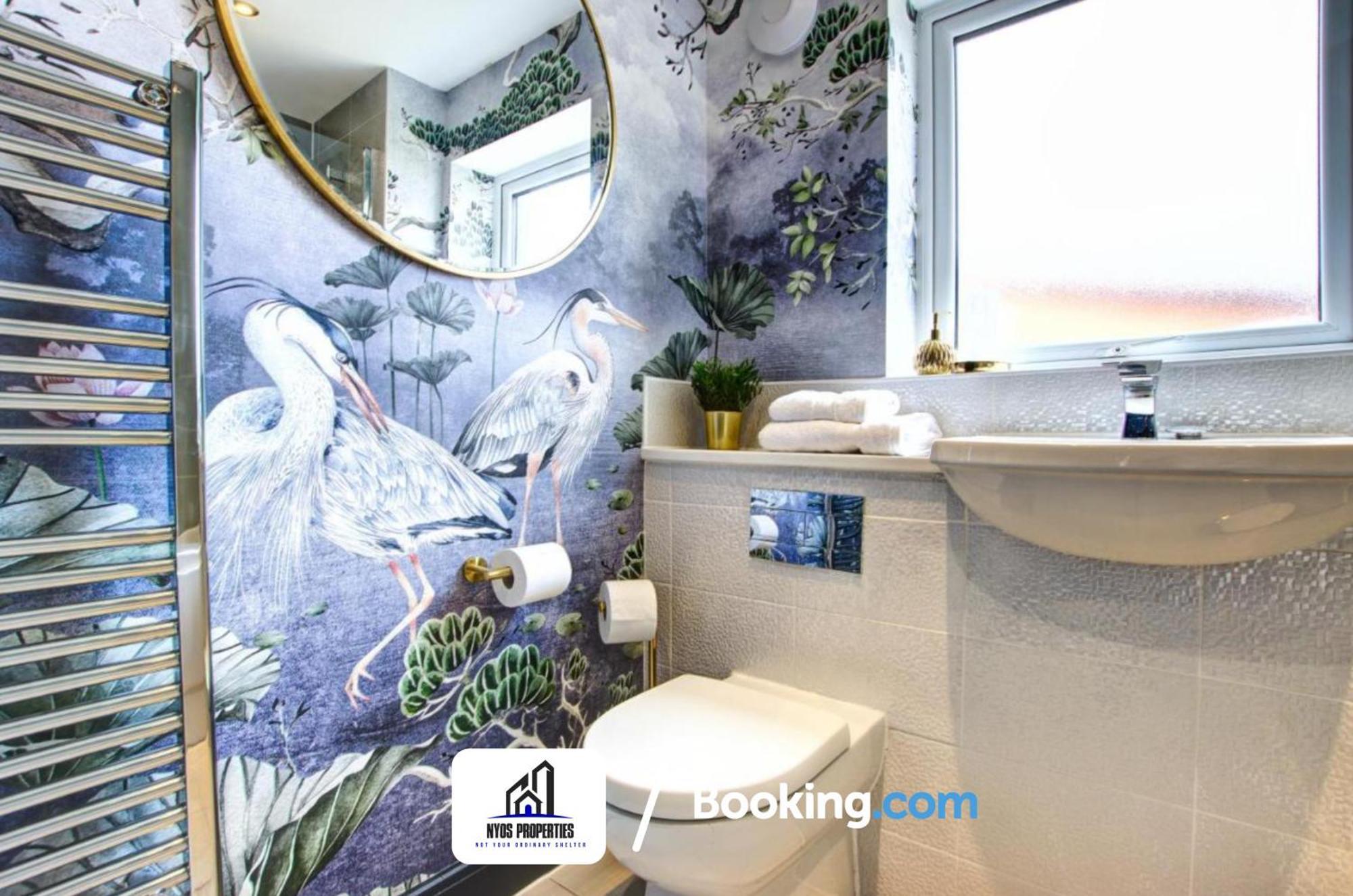 3 Bedroom Home By Nyos Properties Short Lets & Serviced Accommodation Manchester With Garden Экстерьер фото